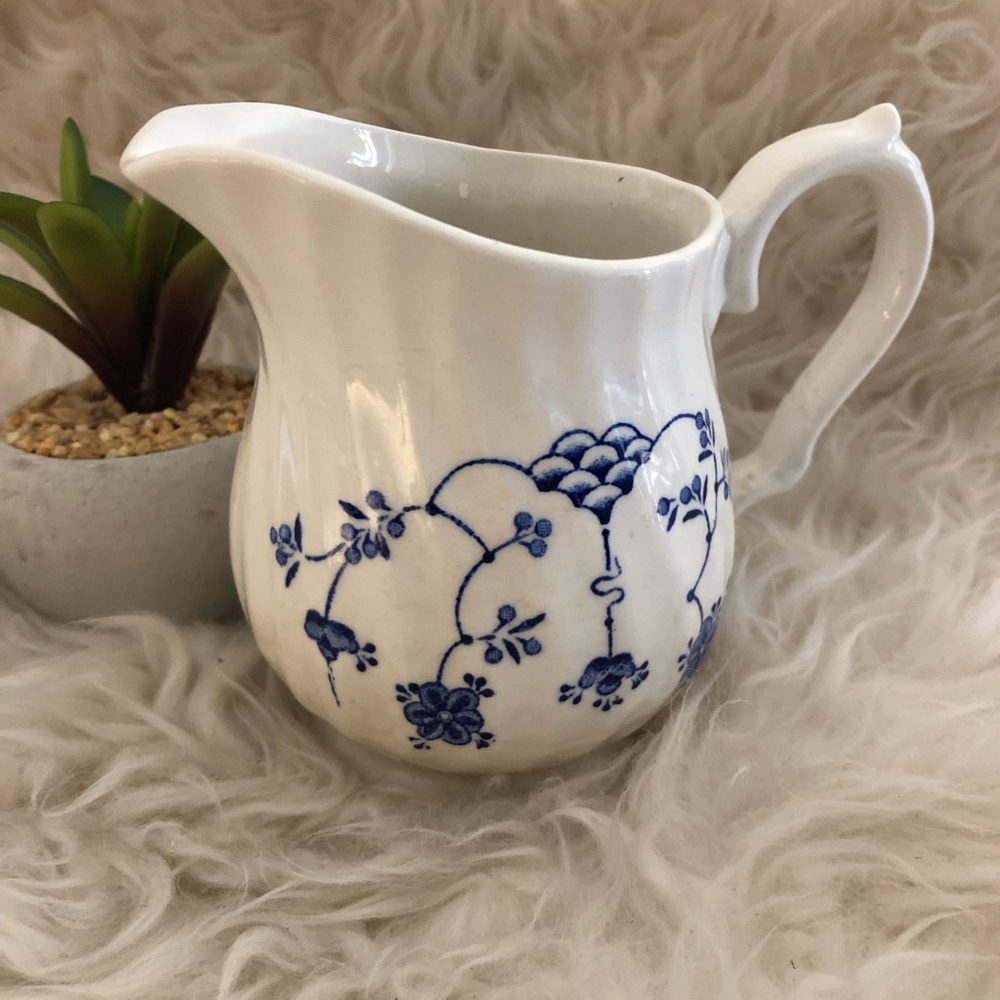 MYOTT 6oz Small FINLANDIA Mini Pitcher Blue White STAFFORDSHIRE England NO CHIPS